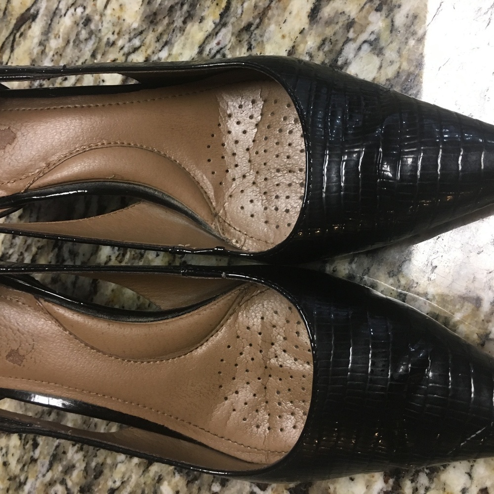 Black snakeprint pumps US6 by Circa